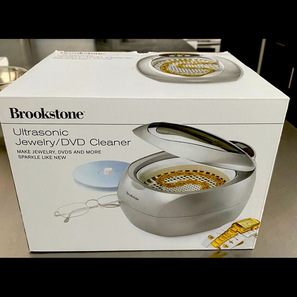 BROOKSTONE ULTRASONIC JEWELRY& DVD CLEANER.  NO CHEMICALS USED!